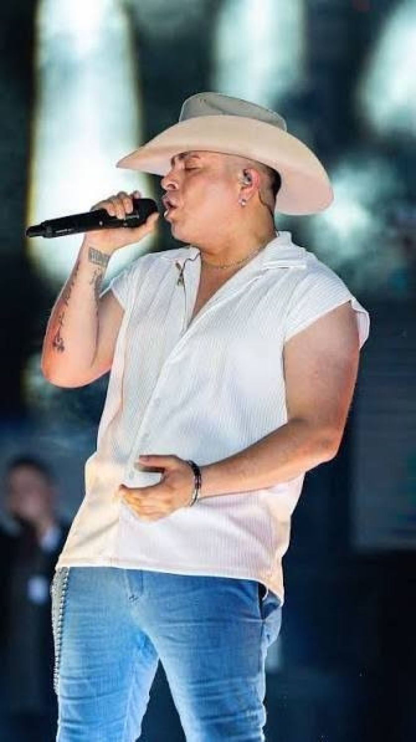 El cantante boliviano Luis Vega anunció una pausa en su carrera musical