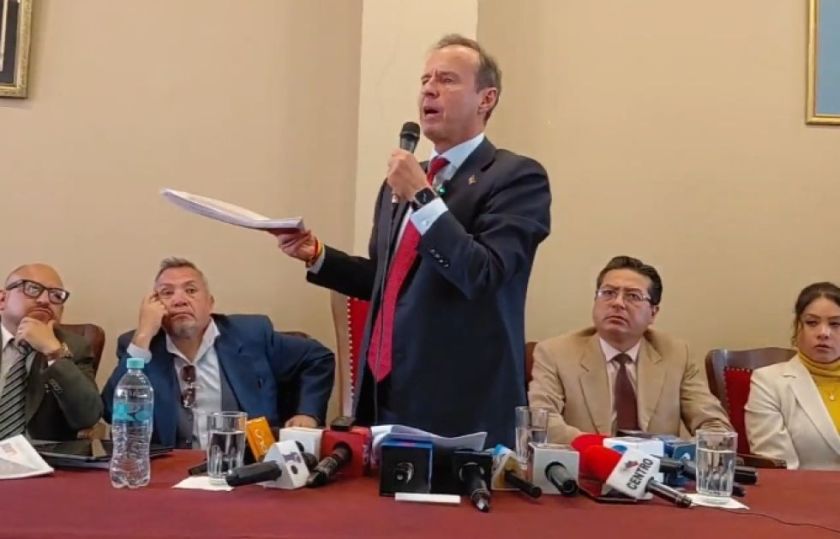 Jorge Quiroga presenta proyecto de reforma parcial a la CPE