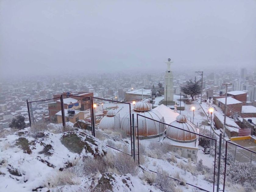En Oruro suspenden clases presenciales por la nevada