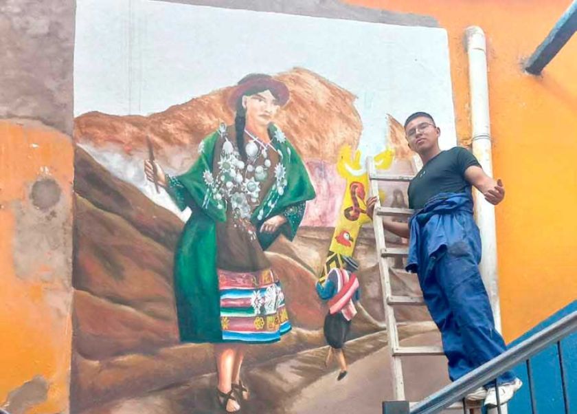 Artista presenta mural en el Liceo Sucre por Ch'utillos