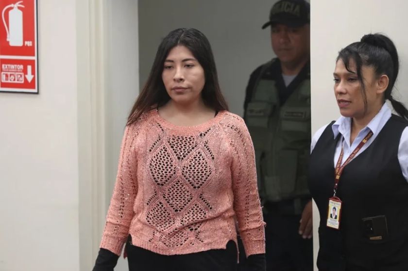 La Justicia de Perú renueva las órdenes de captura contra la ex primera ministra asilada por México