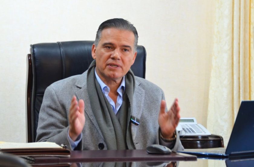 Ministro Justiniano aclara que la protesta es legal, pero no los bloqueos 