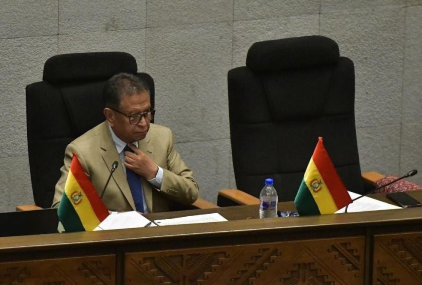 Legislativo decide no censurar al Ministro de Gobierno tras interpelación