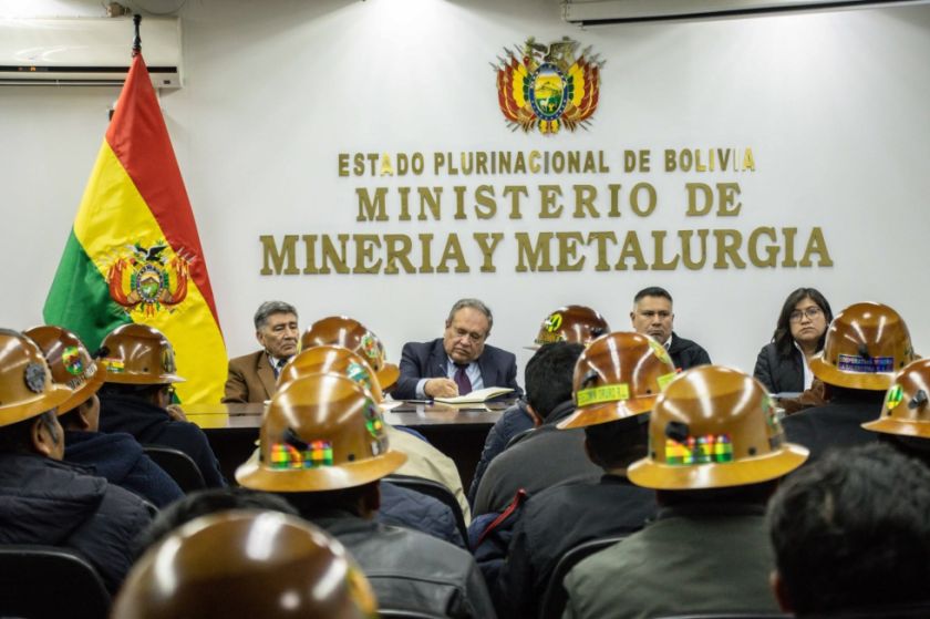 Mineros denuncian poco accionar del Ministerio de Minería ante la actividad ilegal