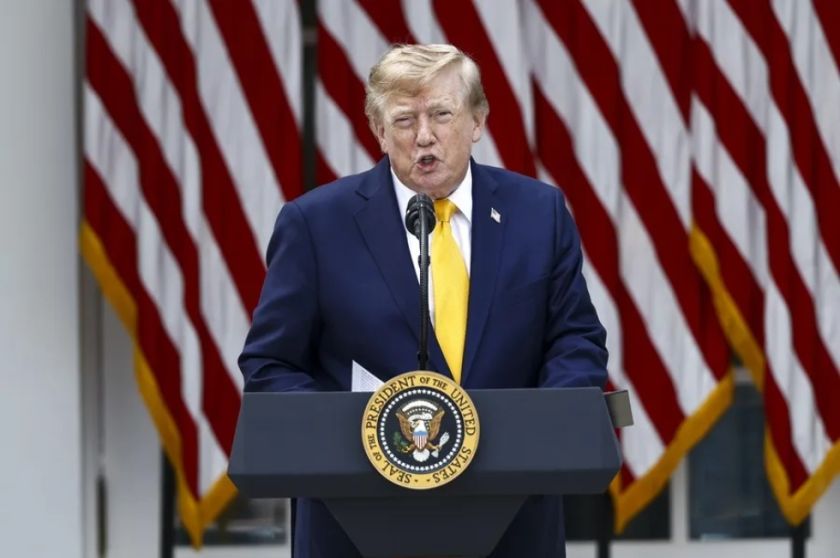 Trump llama a empresas de Canadá a mudarse a EE.UU. para evitar los aranceles