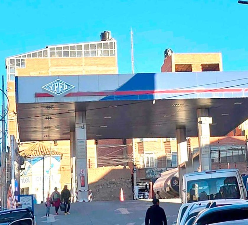 La crisis del combustible sigue golpeando Potosí y no descartan medidas