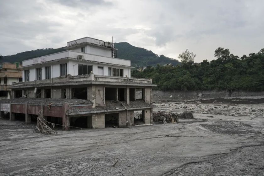 Nepal eleva a 903 los muertos y a 4.247 los desaparecidos de la violenta riada