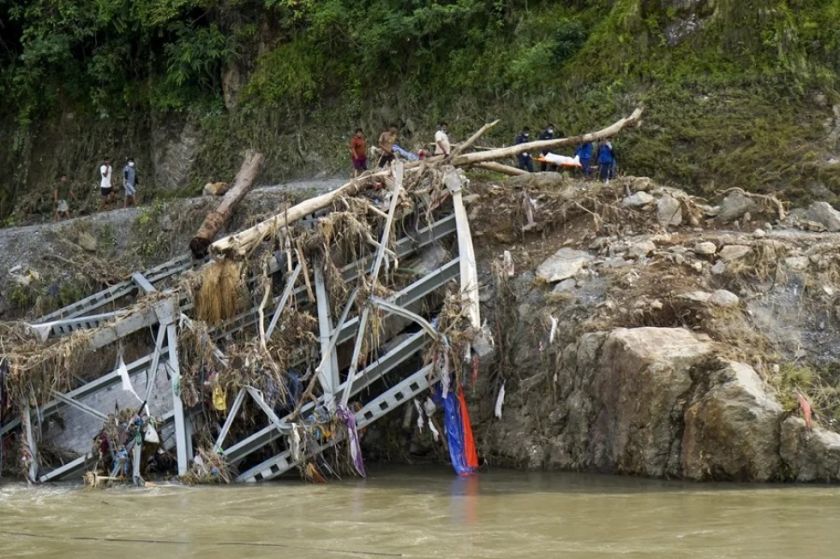 Nepal y China registran miles de fallecidos en la riada mientras continua la búsqueda de desaparecidos