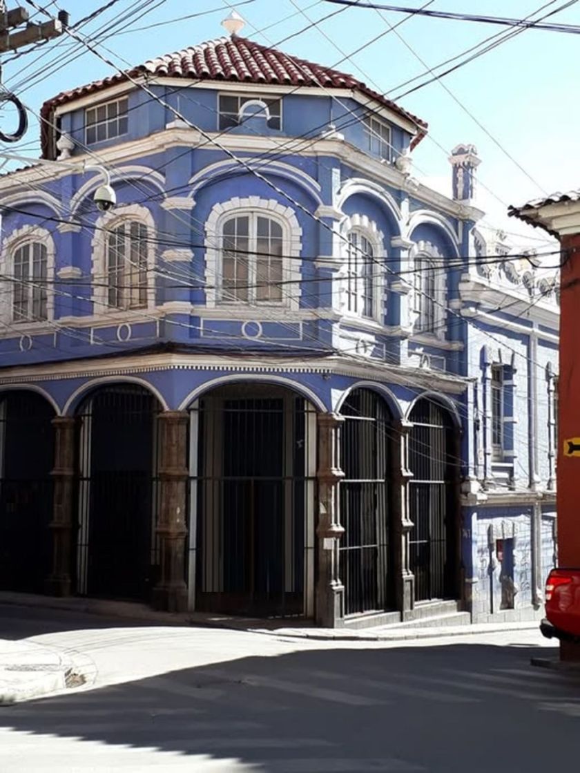 El Concejo Municipal de Potosí condecoró a la Unidad Educativa "Santa Rosa" en su bicentenario