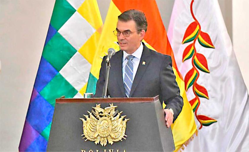Paz descarta usar créditos externos para combustible