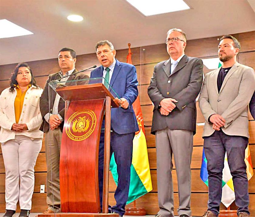 Sellan primer acuerdo para reformar la CPE