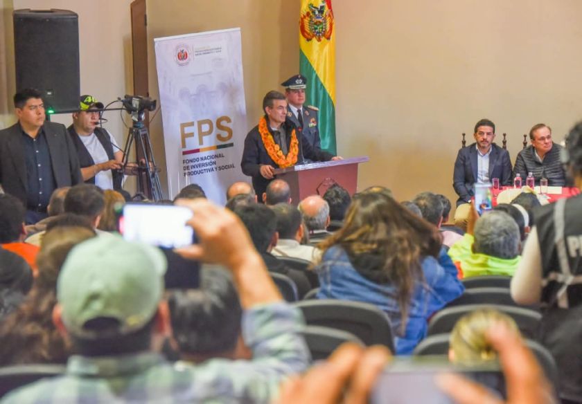 Rodrigo Paz entrega convenios para proyectos en Tarija y anuncia cerca de Bs 3.000 millones de inversión