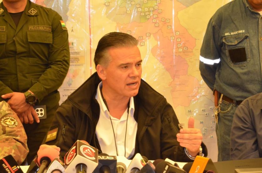 Incidente en RM-2 Viacha: Ministro Justiniano afirma que el área de detonaciones aun no es segura 