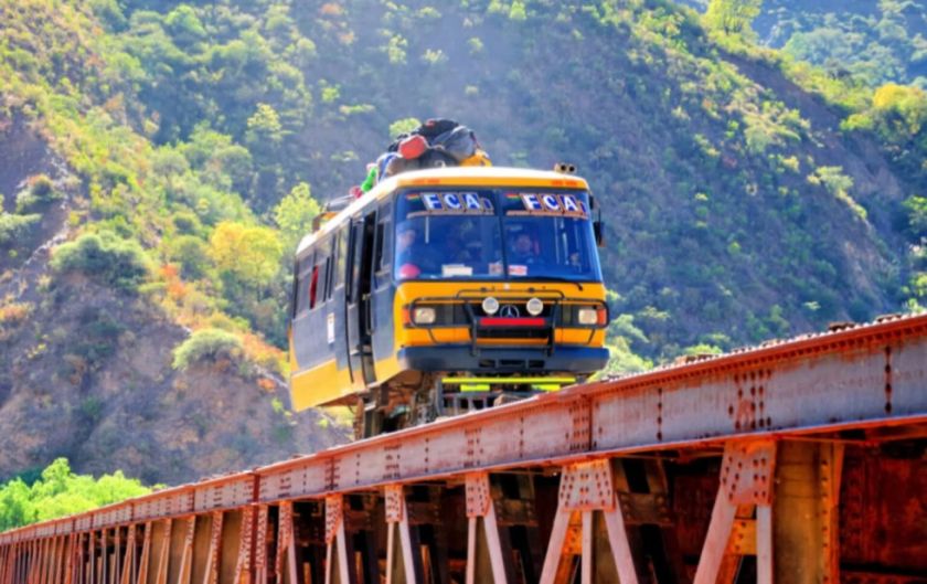 Bus Carril Sucre – Potosí reanudará operaciones en enero de 2027