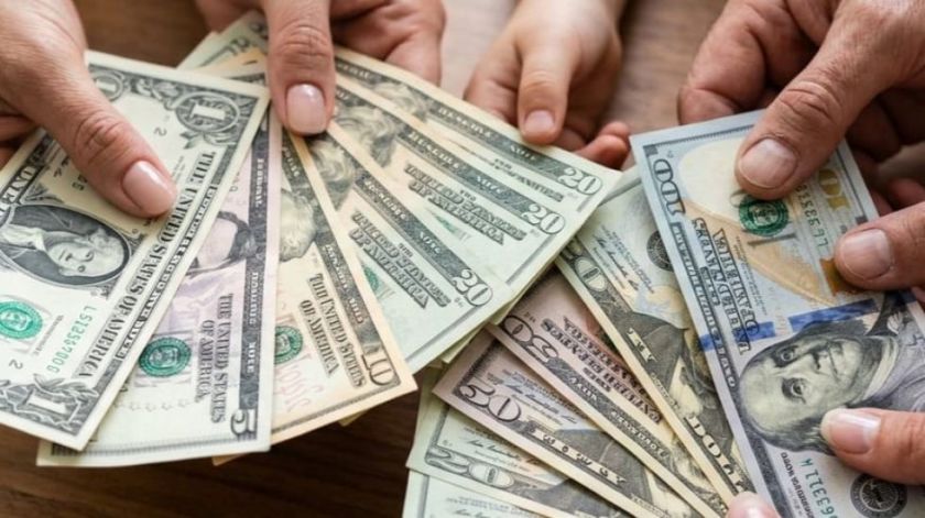 El dólar oficial sube y se cotiza en Bs 11 para el fin de semana