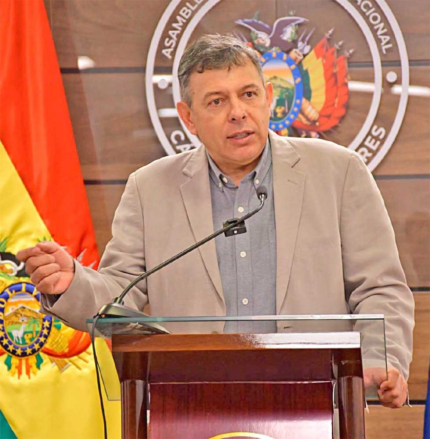 CPE: Oficialismo posterga reforma para fines de 2027