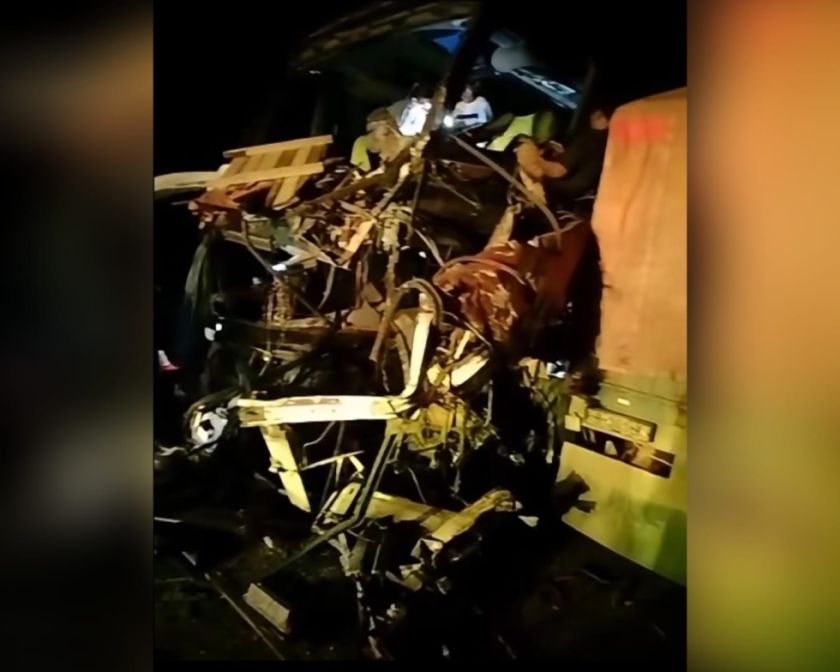 Reportan choque de un bus y un camión en la ruta Puerto Quijarro-Santa Cruz