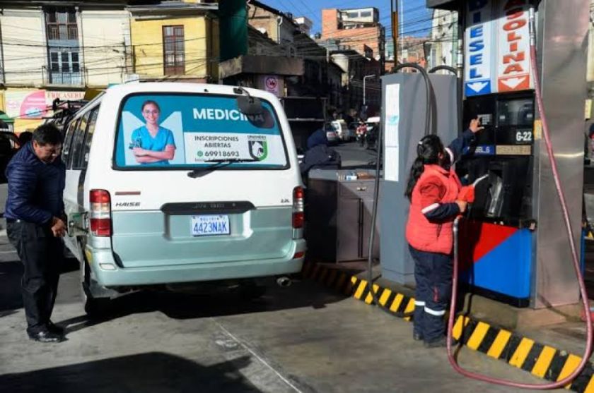 YPFB descarta cambios en el precio de las gasolinas y pide evitar la especulación 