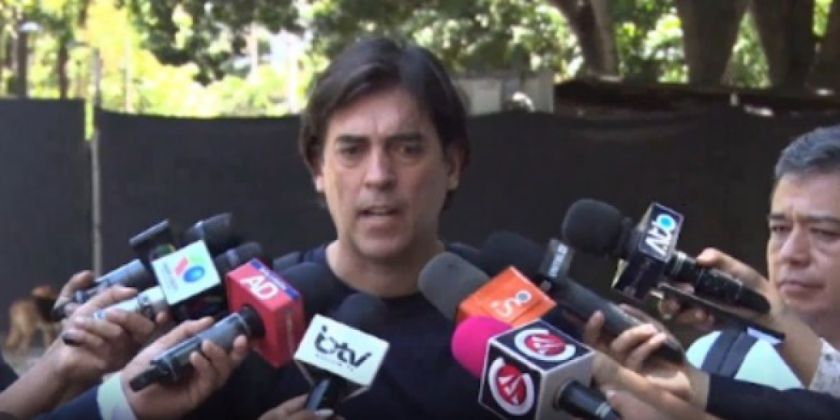 Ministró Mauricio Zamora se reúne con transportistas en Santa Cruz