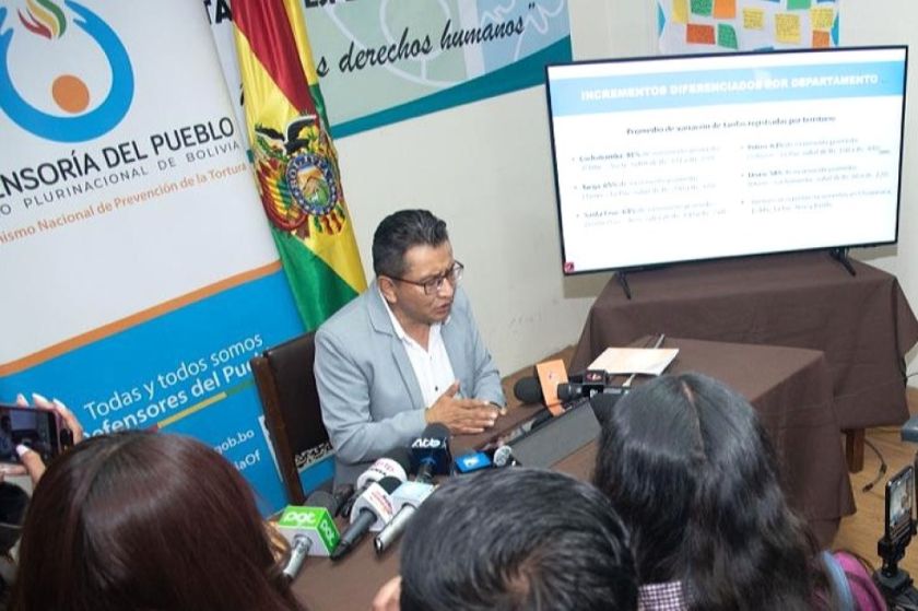 Defensoría alerta por alza de hasta 125% en pasajes