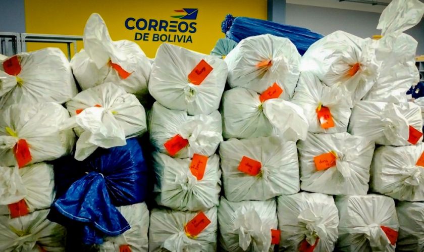 Correos de Bolivia reporta 1 tonelada de carga postal internacional