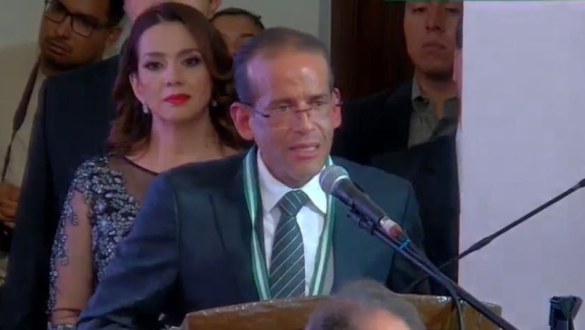 Luis Fernando Camacho recibe máxima distinción de Santa Cruz 
