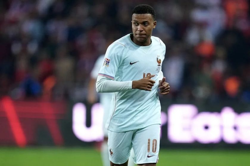 Mbappé estará entre 10 y 12 días de baja por una hiperextensión de la rodilla izquierda