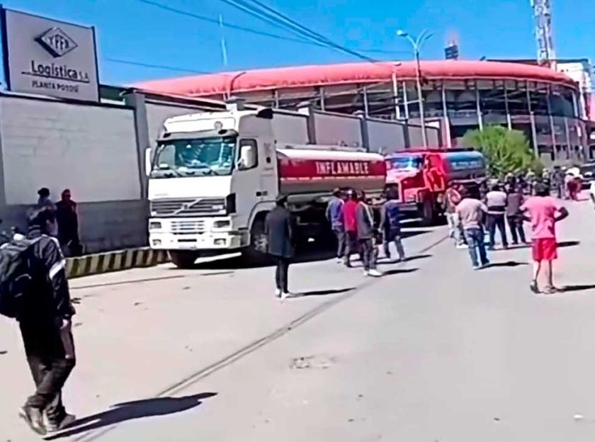 Comisión llega a Potosí para  fiscalizar a YPFB por las filas  