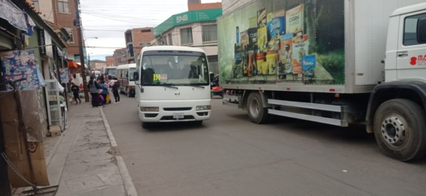 Micros en Potosí no acatan paro nacional del transporte