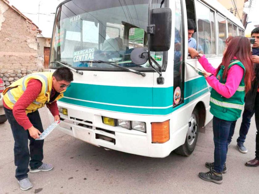 Dueños de “civilianes” rehúyen a la inspección de emisión de gases