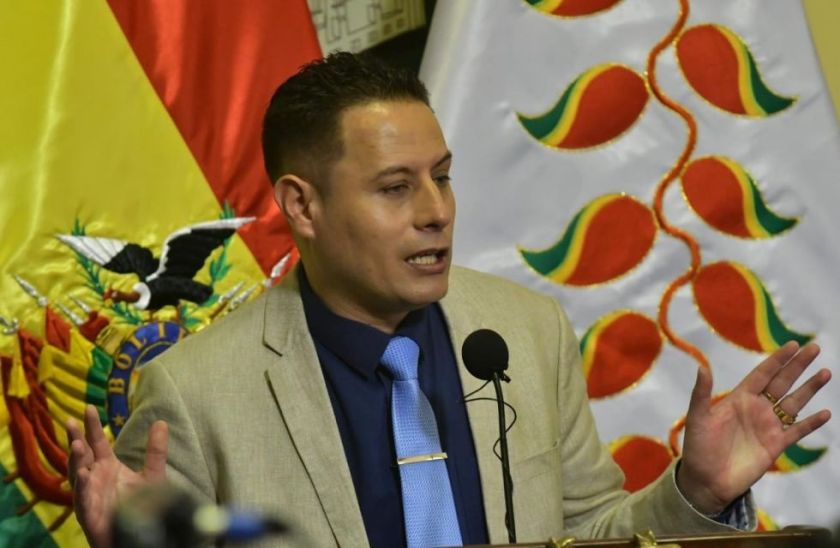 Edmand Lara convoca al Legislativo para tratar el veto de EEUU a funcionarios