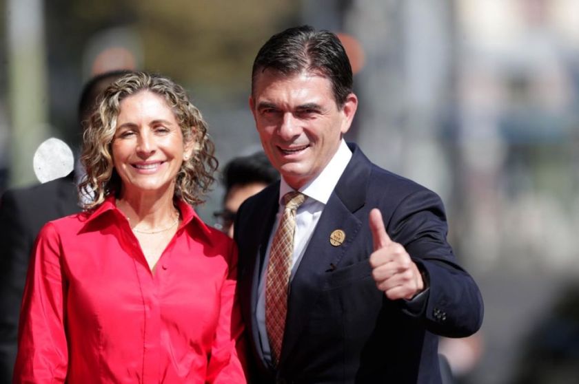 Exdiputado exige a Rodrigo Paz a desmentir residencia de su suegro en Boca Ratón