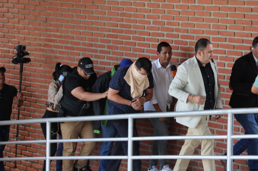 Caso Roger Marica: Trasladan a La Paz a los 4 aprehendidos por dinero hallado en ambulancia