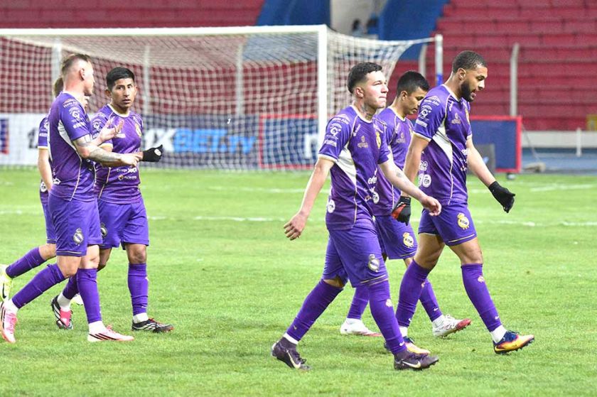 Real reta a Aurora en un duelo clave para clasificar