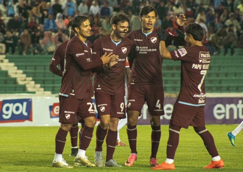 Con una goleada, Bolívar se consolida como líder y le quita el invicto a Independiente