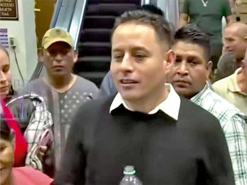Lara vuelve de España y dice que no posesionará a Urioste