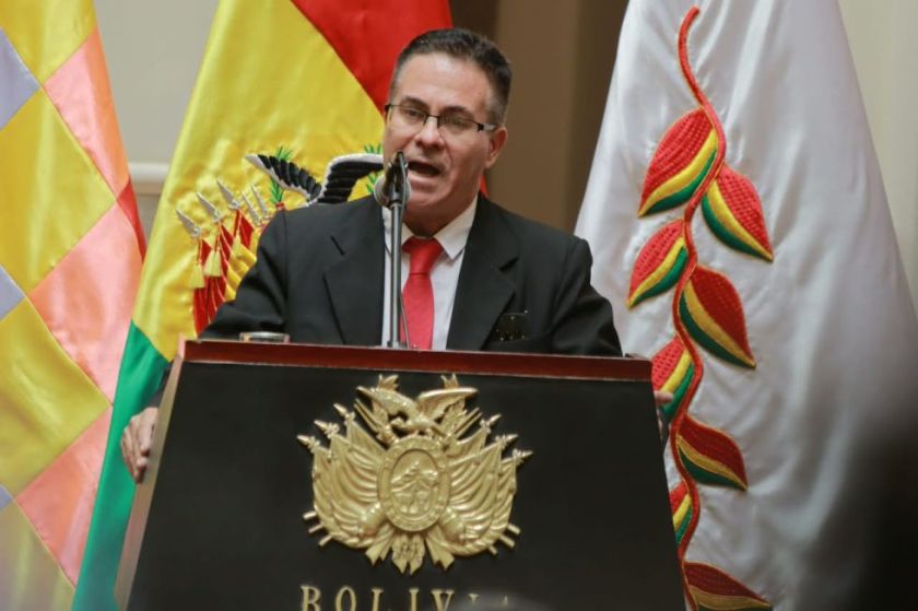 Urioste anuncia evaluación de fiscales y renovación en el Ministerio Público