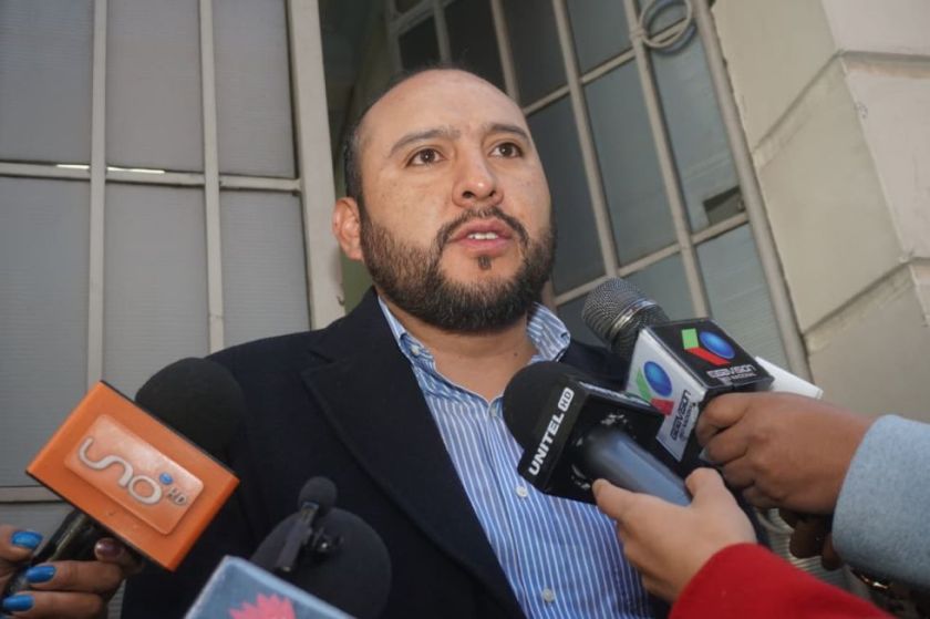 El exviceministro Roberto Ríos asiste a declarar en el juicio por la asonada militar