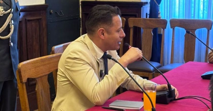 Edmand Lara afirma que el Gobierno es un barco que se hunde