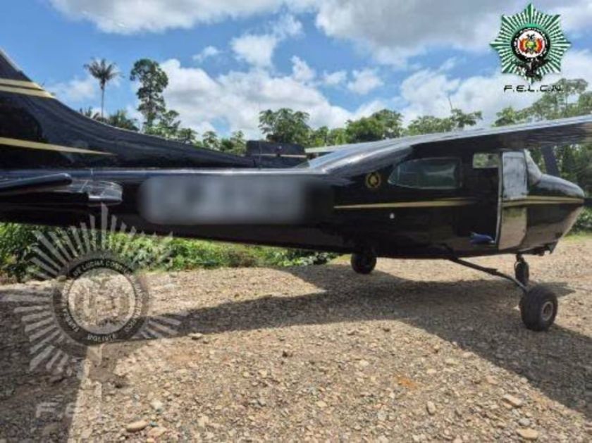 FELCN decomisa una avioneta y 180 paquetes de co<aína en el Chapare