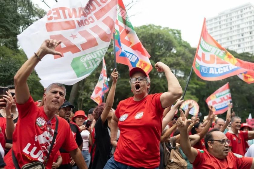 La izquierda brasileña sale a las calles para tratar de impulsar una remontada