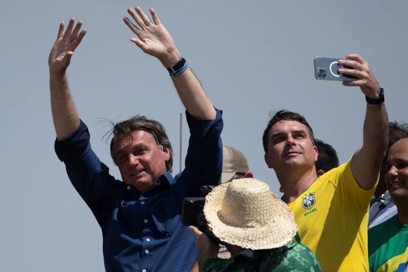 El Supremo de Brasil autoriza las visitas de Flávio Bolsonaro a su padre