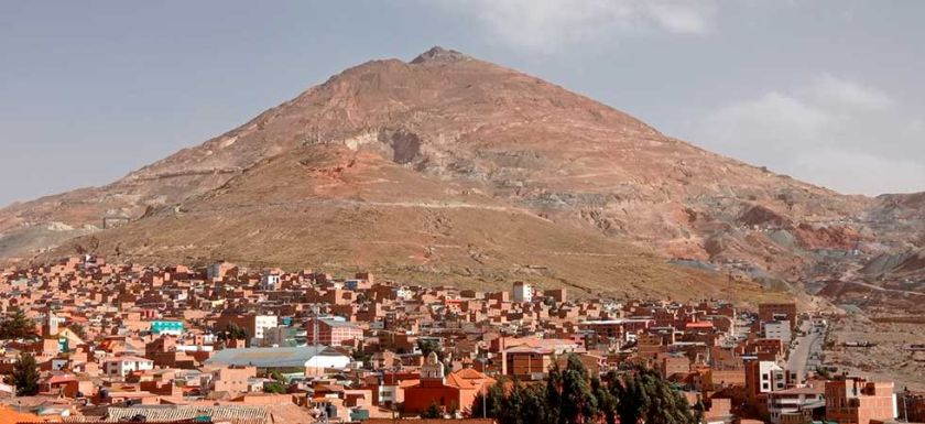 La UATF advierte riesgo de pronto  desplome de parte alta del Cerro