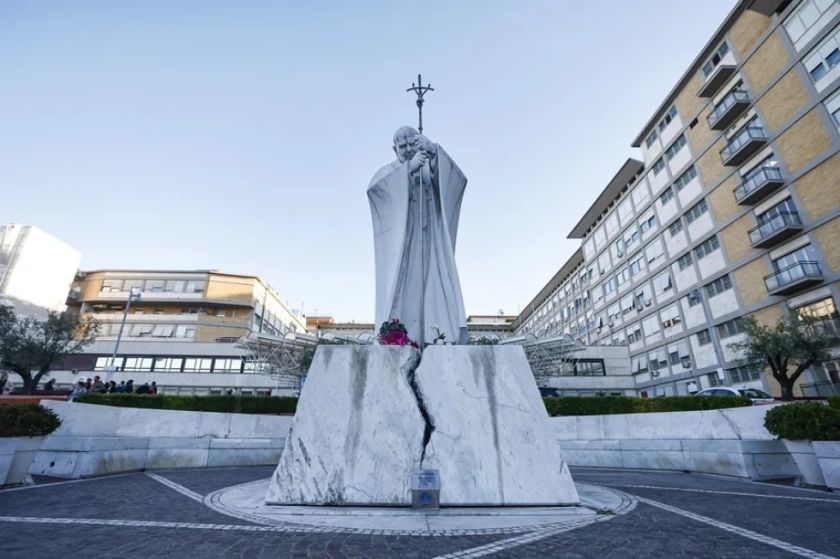 El papa León XIV estará en una nueva habitación en el Gemelli