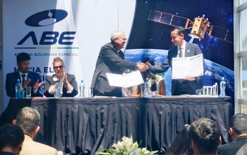 El primer nanosatélite hecho en Bolivia "Waskiri-Sat" será operado por la UCB y ABE 