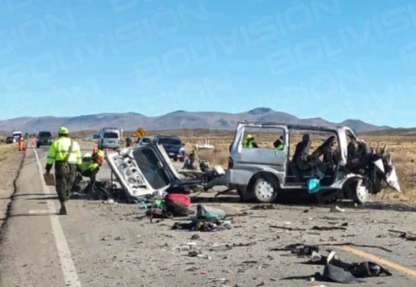 Reportan que hay al menos cinco fallecidos en un accidente en la carretera Oruro - Cochabamba