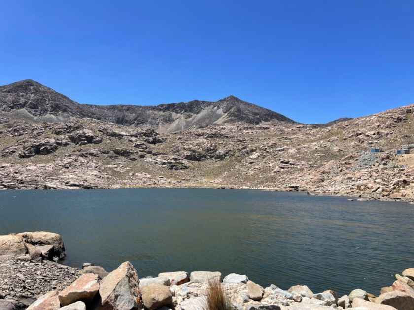 Aapos reporta que reduce el caudal de agua de las lagunas de Potosí