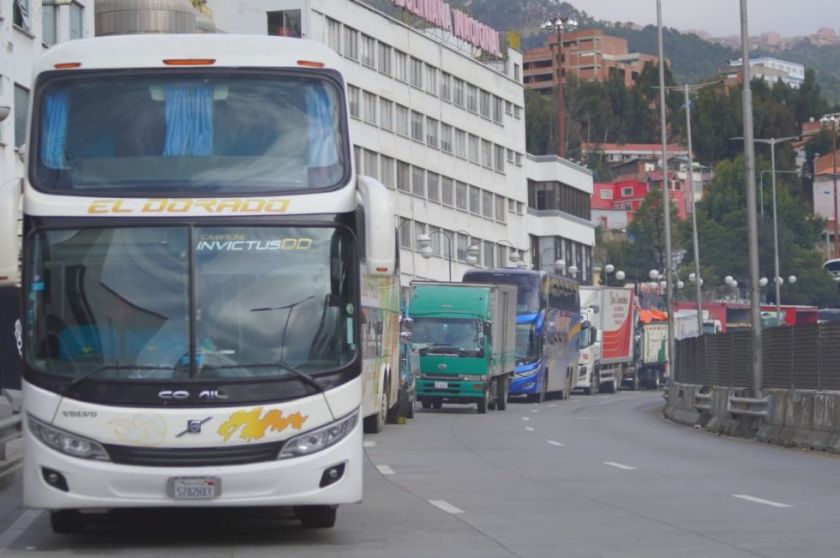 La Paz: Acuerdan incremento de entre 19% y 25% en tarifas de transporte interprovincial