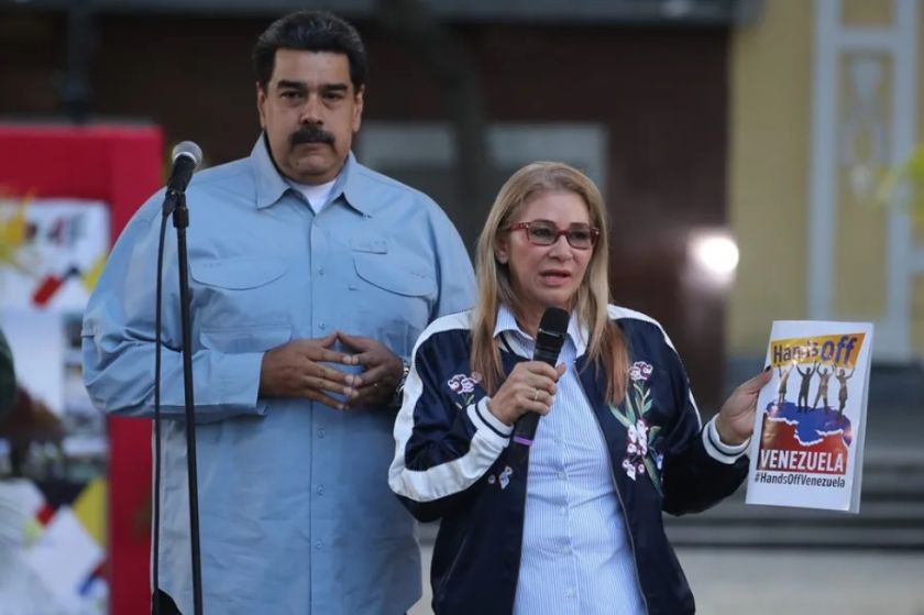 Nicolás Maduro y Cilia Flores se declaran no culpables por conspiración y juez aplaza el juicio