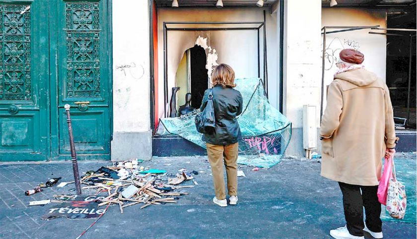 París vive otra jornada de violencia y saqueos